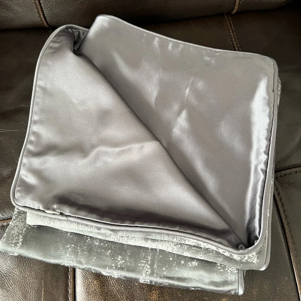Set of 2. Luxurious 22X22 Jacquard Silver Rain pillow cover Set W.
